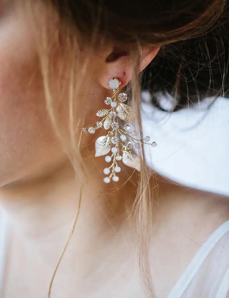 Model wearing a Linen Jolie Jewelry