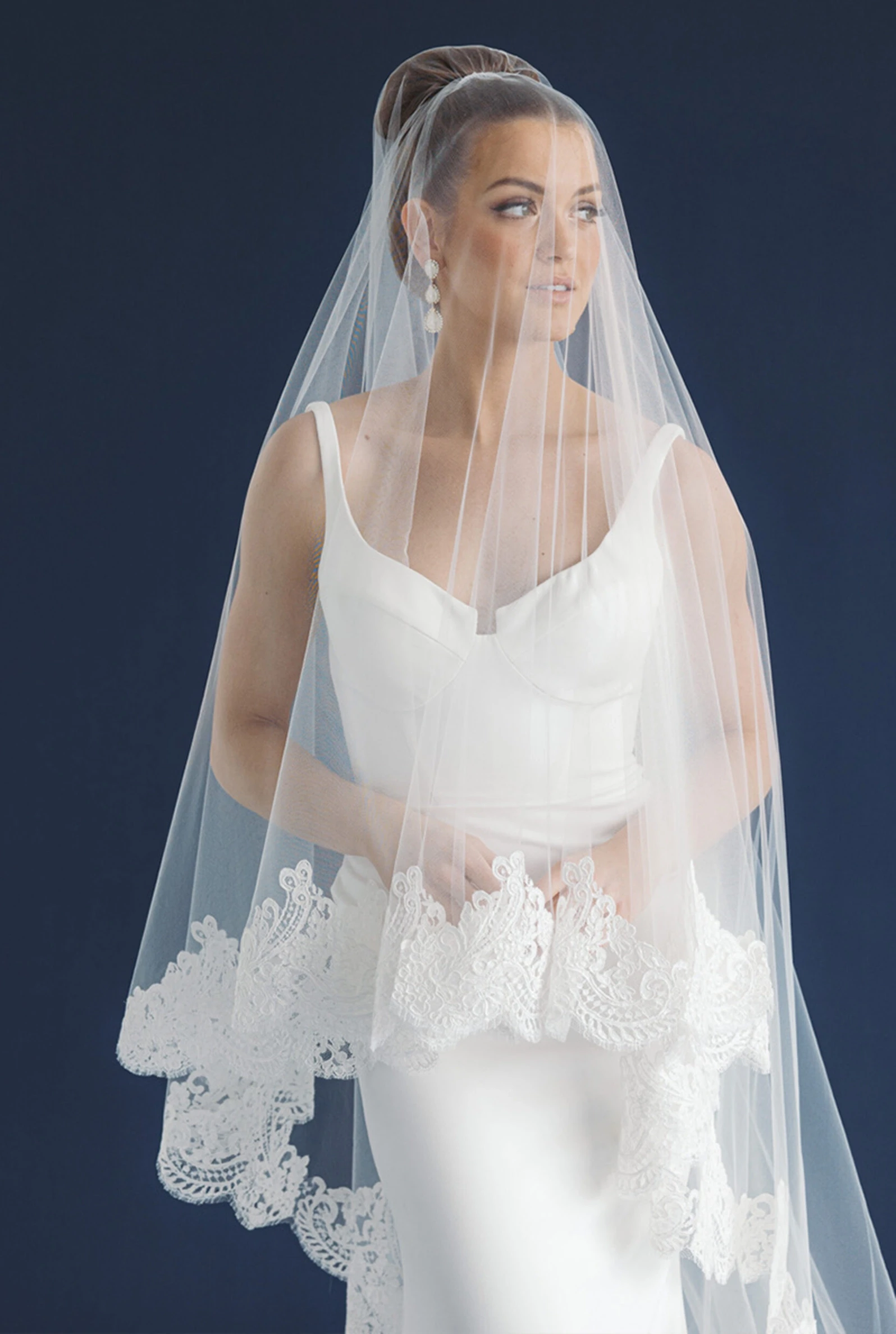 Model wearing a Linen Jolie Veil
